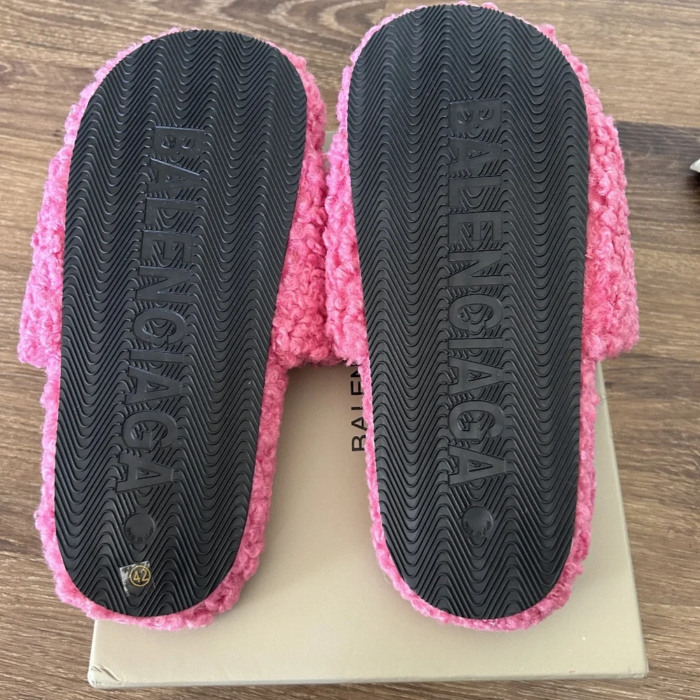 Balenciaga Slides - Picture 3 of 3